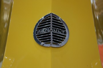 Oldtimer_Show_2008_-_093_-_Renault_NN_(emblem).jpg