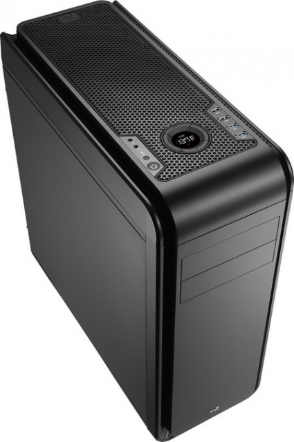 Aerocool      Middle Tower  DS 200