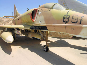 A-4E Skyhawk 891_7.jpg