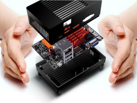 ECS начала розничные продажи десктопного мини-компьютера модели LIVA на базе Intel Bay Trail