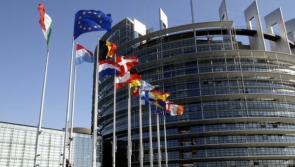 Европарламент большинством голосов поддержал разделение компании Google
