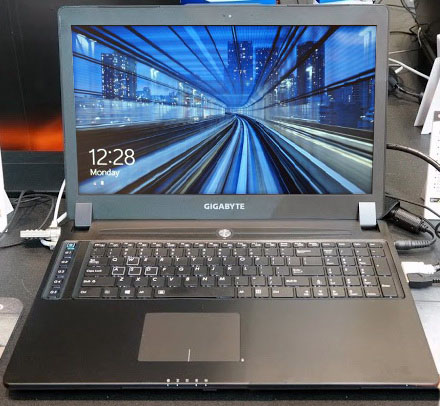 Gigabyte планирует начать розничные продажи своего новейшего геймерского ноутбука Ultraforce P35W v4