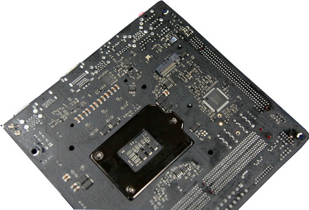 ASRock планирует начать розничные продажи компактной геймерской матплаты Fatal1ty Z170 Gaming-ITX